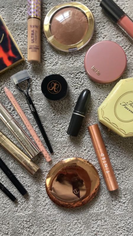 These are all the makeup products I used for my everyday makeup look!
…
#tartecosmetics #makeup #lipgloss #mac #beautyproducts

#LTKunder50 #LTKunder100 #LTKbeauty