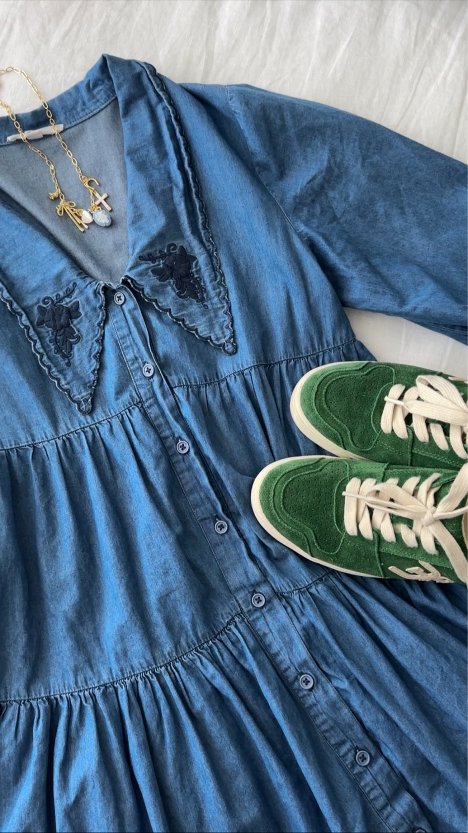 can’t find the dress link but it’s BB Dakota on Nuuly! These shoes have been my fav lately. Love the green and so so comfy for work 

#LTKShoeCrush