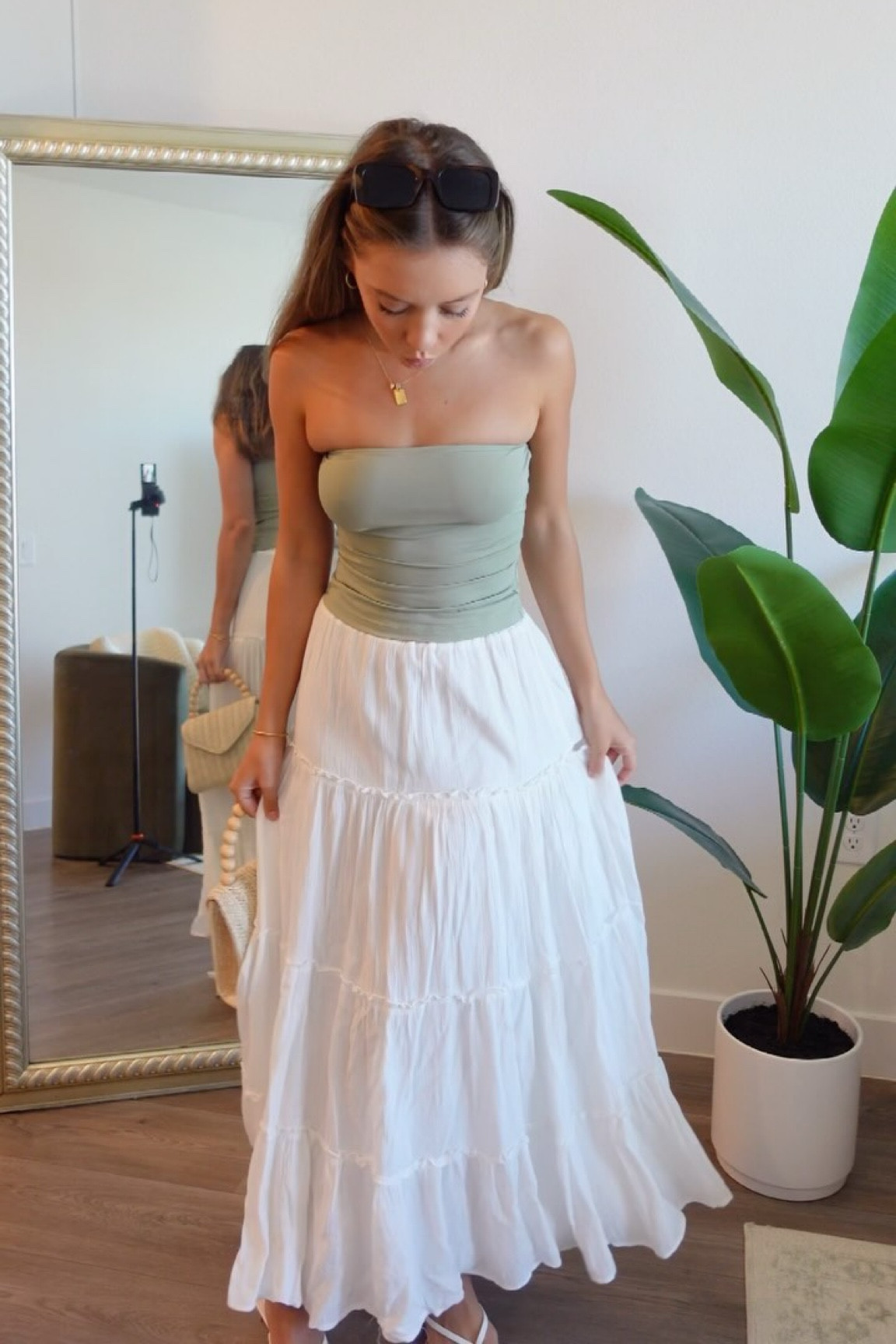 ☀️☀️

Skirt: @princesspollyboutique 
Top: @princesspollyboutique 
Shoes: @whitefoxboutique 
#dinnerdate #lasvegas #dress #outfitidea #ootd #vegas #outfitinspo #summerootd #summer #outfitideas