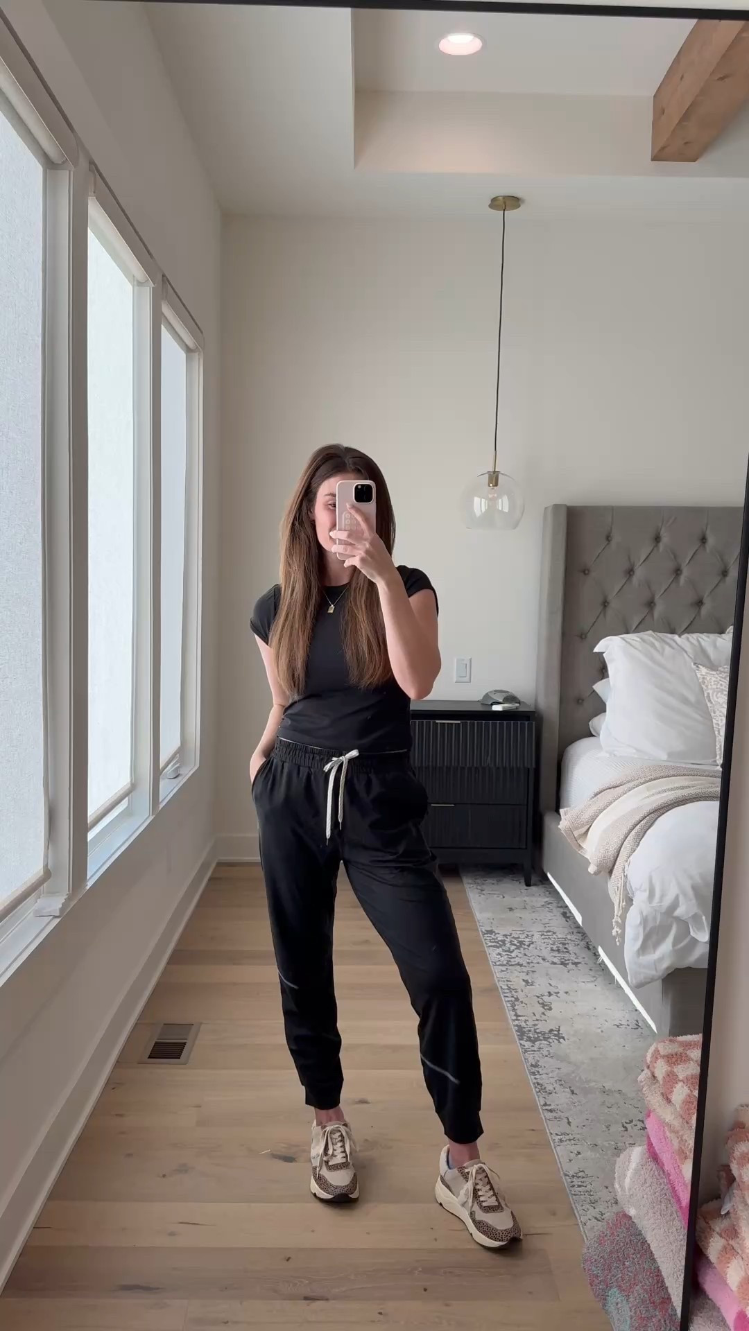 Halo Baby Tee: medium
Performance Jogger: large
code: AUBREY20NEW, 20% off your first purchase until 4/2
@vuoriclothing #vuoripartner