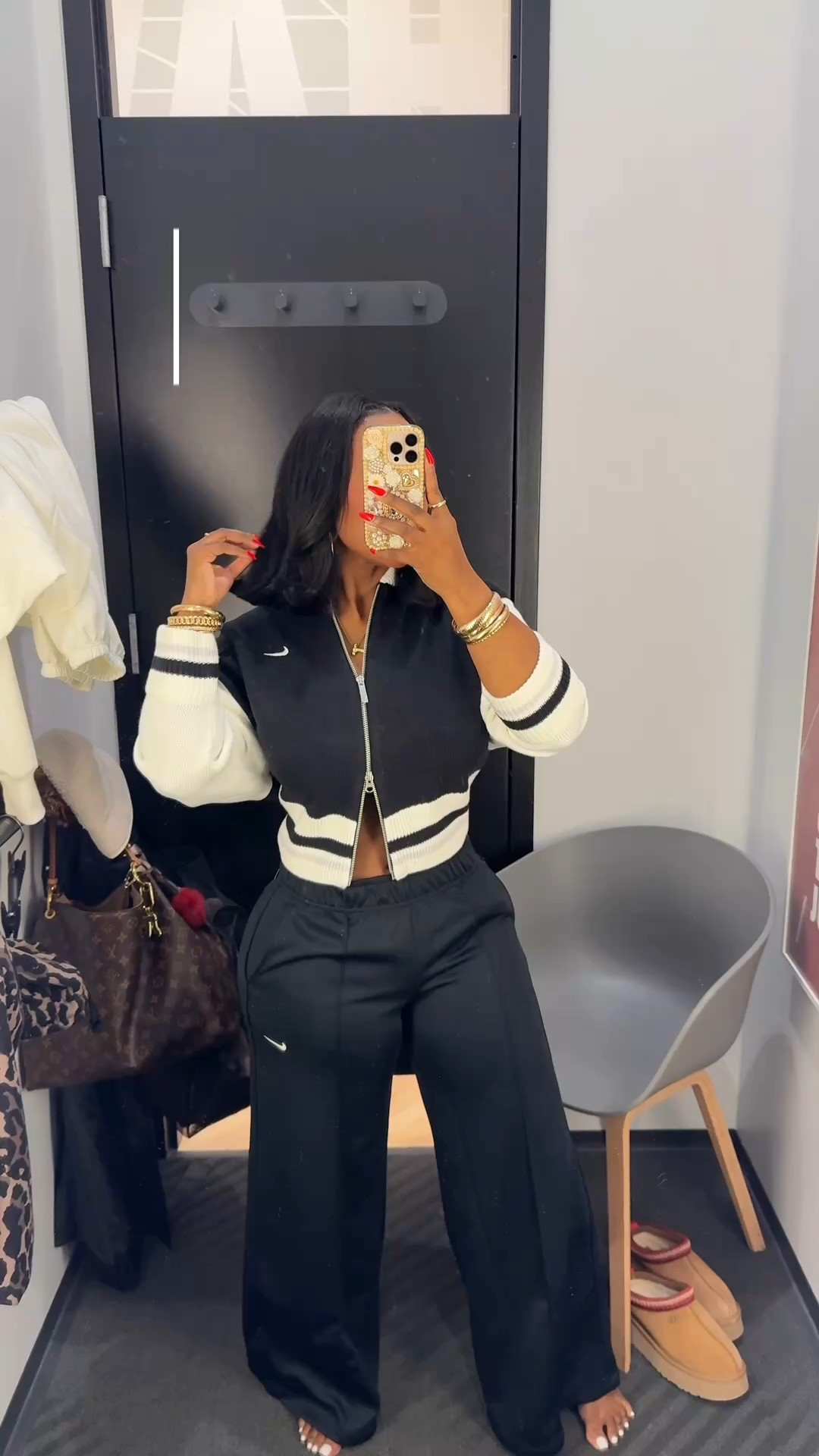  Wearing a small in top and bottom. I’m sharing my favorite Nike Sportswear pieces that are comfortable, flattering, and perfect for everyday outfits, travel days, errands, and elevated athleisure looks.

#LTKFindsUnder100 #LTKPetite #LTKActive