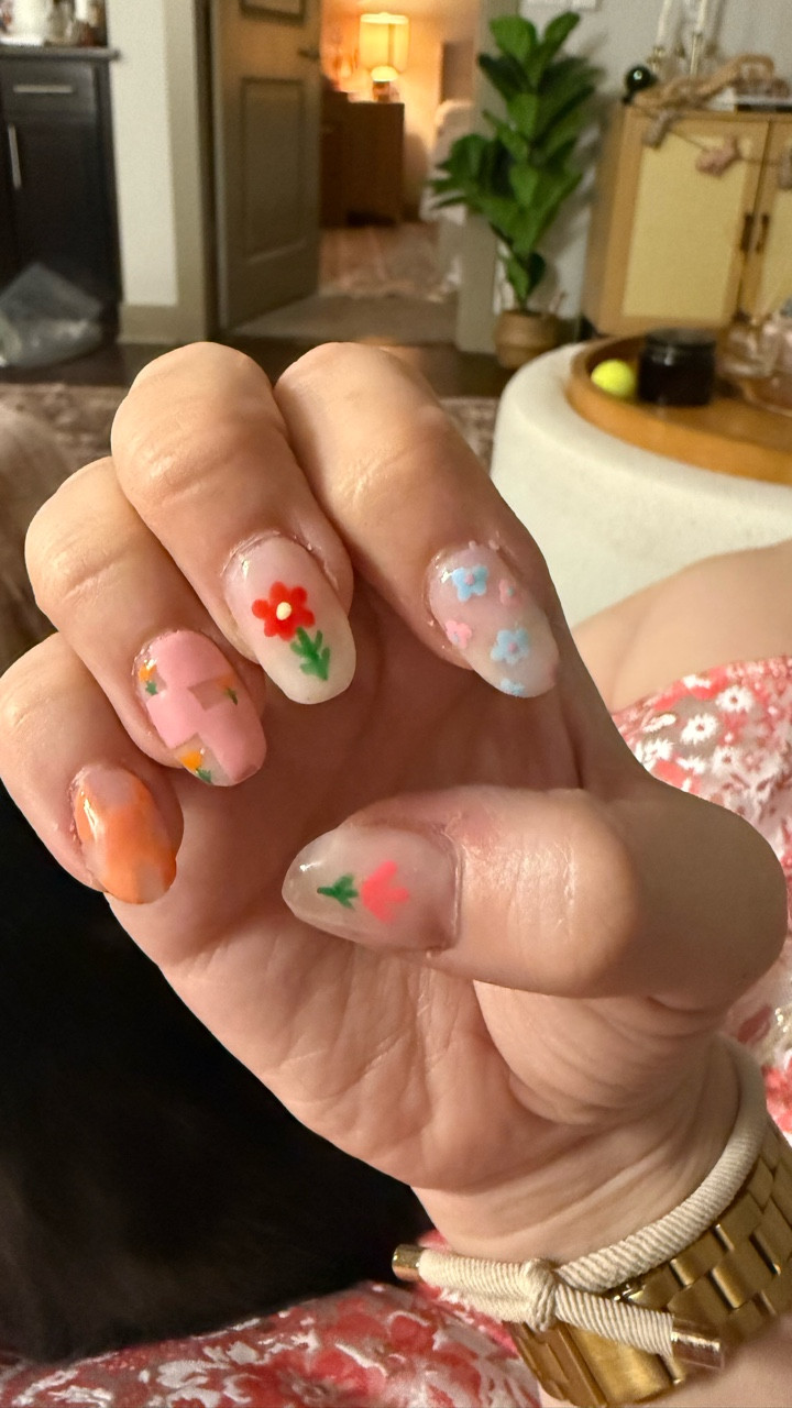If you couldn’t tell… my nails were definitely due for a refresh 💅✨
One of my sweet dance students did this set and I’m still not over how cute they turned out. 🌷🌻🌸 How talented is she?! Feeling like the proudest teacher right now.

Linking some fun Olive & June Press ons to spruce up your nails!
