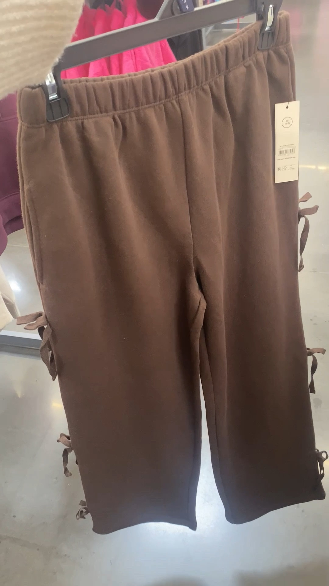 Wide leg sweatpants with bow accents on the sides. Available in brown and blue.

#LTKFindsUnder50