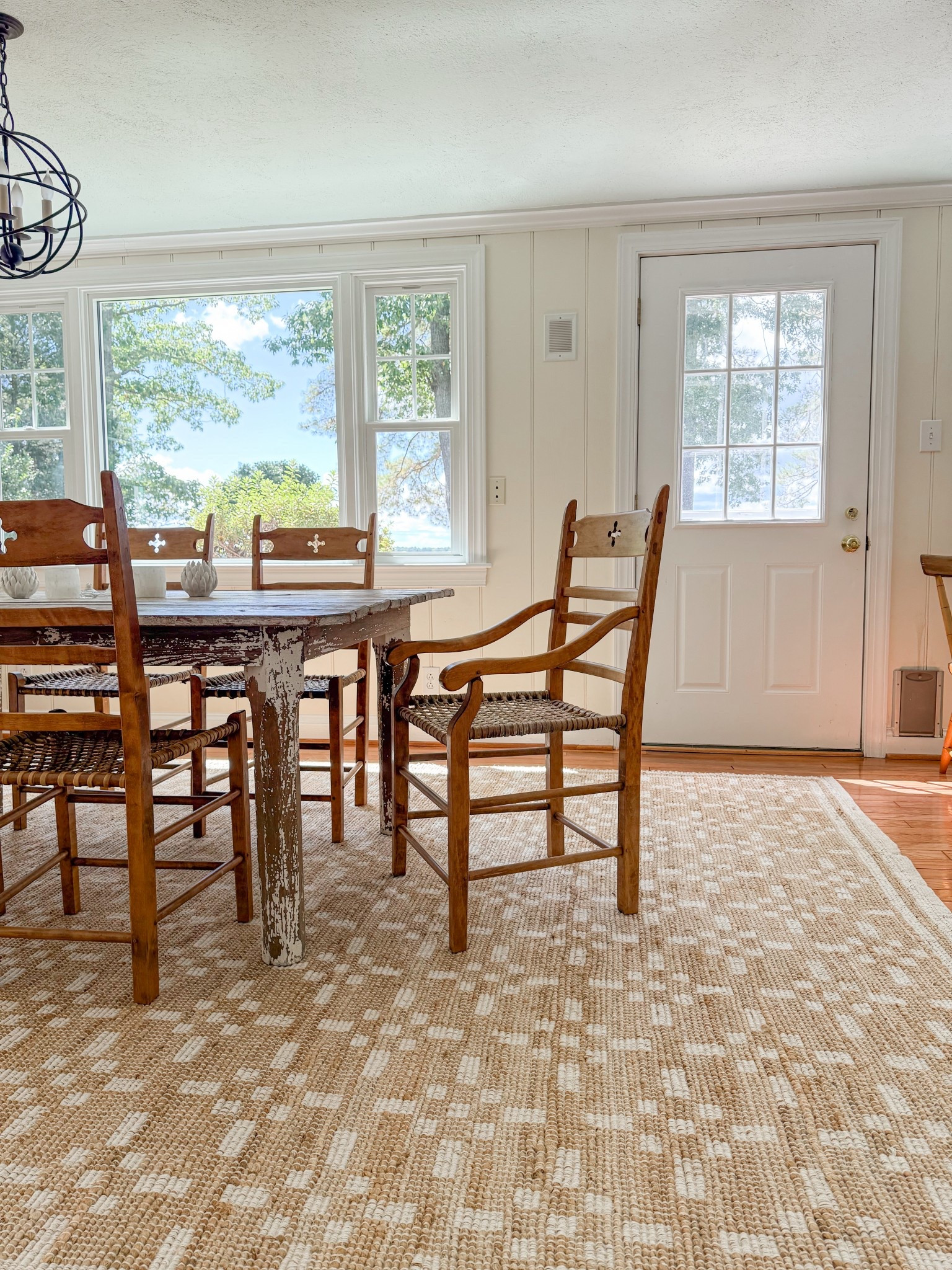 Got to touch and feel this rug at my parents house this weekend and boys is it good! So soft under foot and the pattern is adorable.

#LTKHome