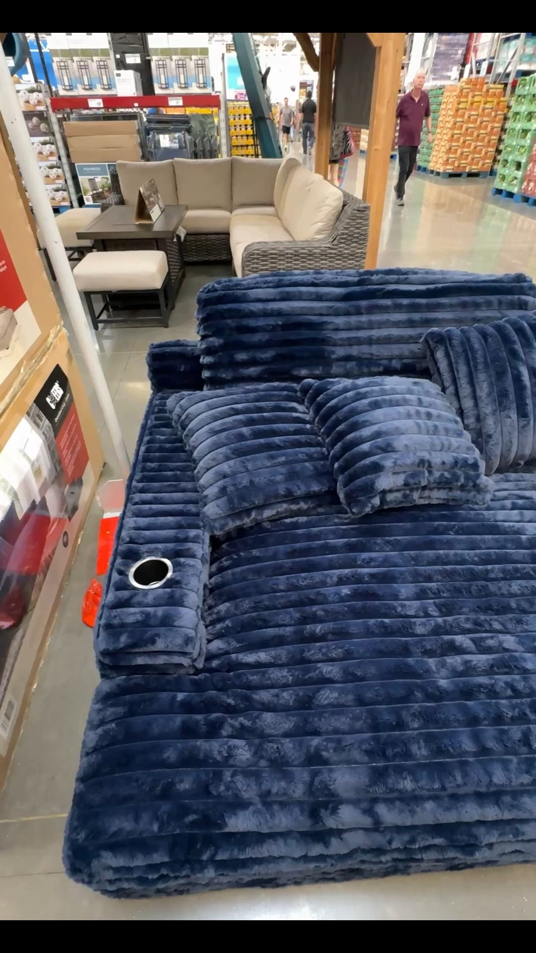 Check out the Oversized Cozy Chaise Lounger with Dual Cup Holders & USB/USB-C Charging Ports now at Sam’s Club. It comes in 3 colors and is made with luxurious, fluffy fabric, this chaise offers a soft and cozy feel that invites relaxation. Get it now for $699. #samsclub 