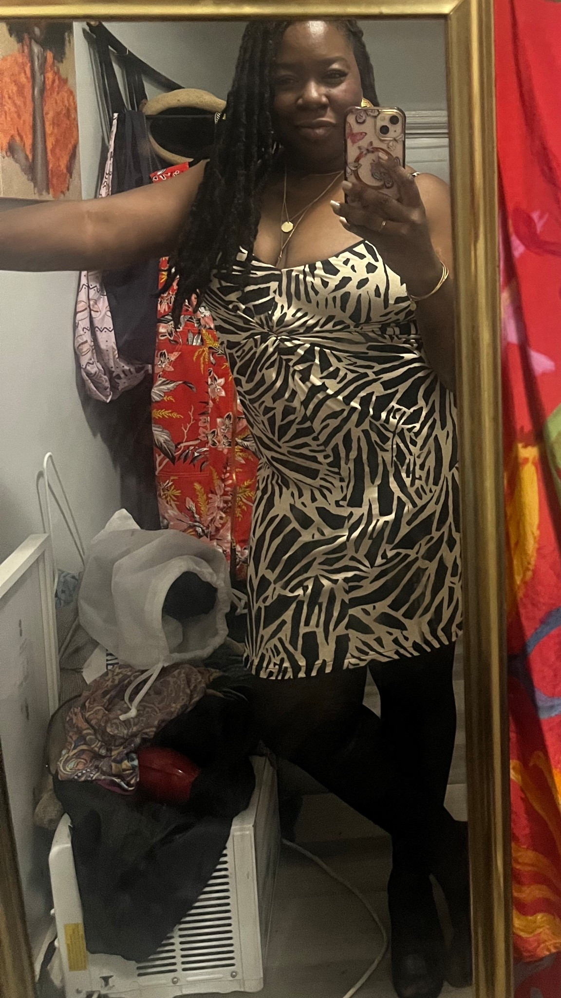 Date night fit

I got this H&M dress on Thredup. And pair with Vince sandals. It was a bit chilly so I added leopard tights.

#shopdeescloset #shopaholicscloset

#LTKMidsize