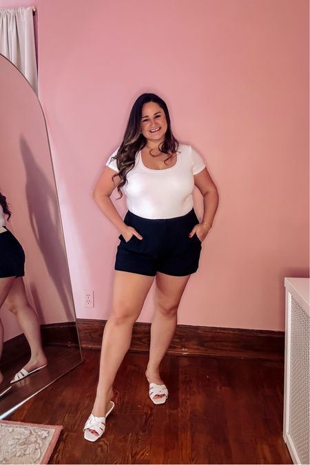 Curvy and midsize target shorts on sale for $20!

I’m wearing a size 14  (I sized up one).

They have a 4” inseam

Paired with my favorite white tshirt bodysuit and white sandals!

Midsize
Curvy
Target Jean shorts
Summer outfit 
Spring outfit 
Trouser shorts


#LTKmidsize #LTKsalealert #LTKSeasonal