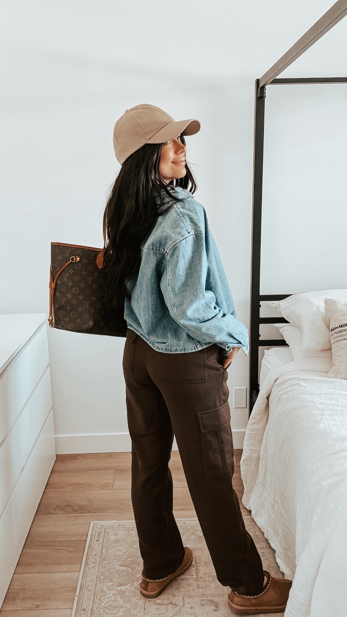 Casual sport mom outfit 

#LTKfall #LTKdatenight