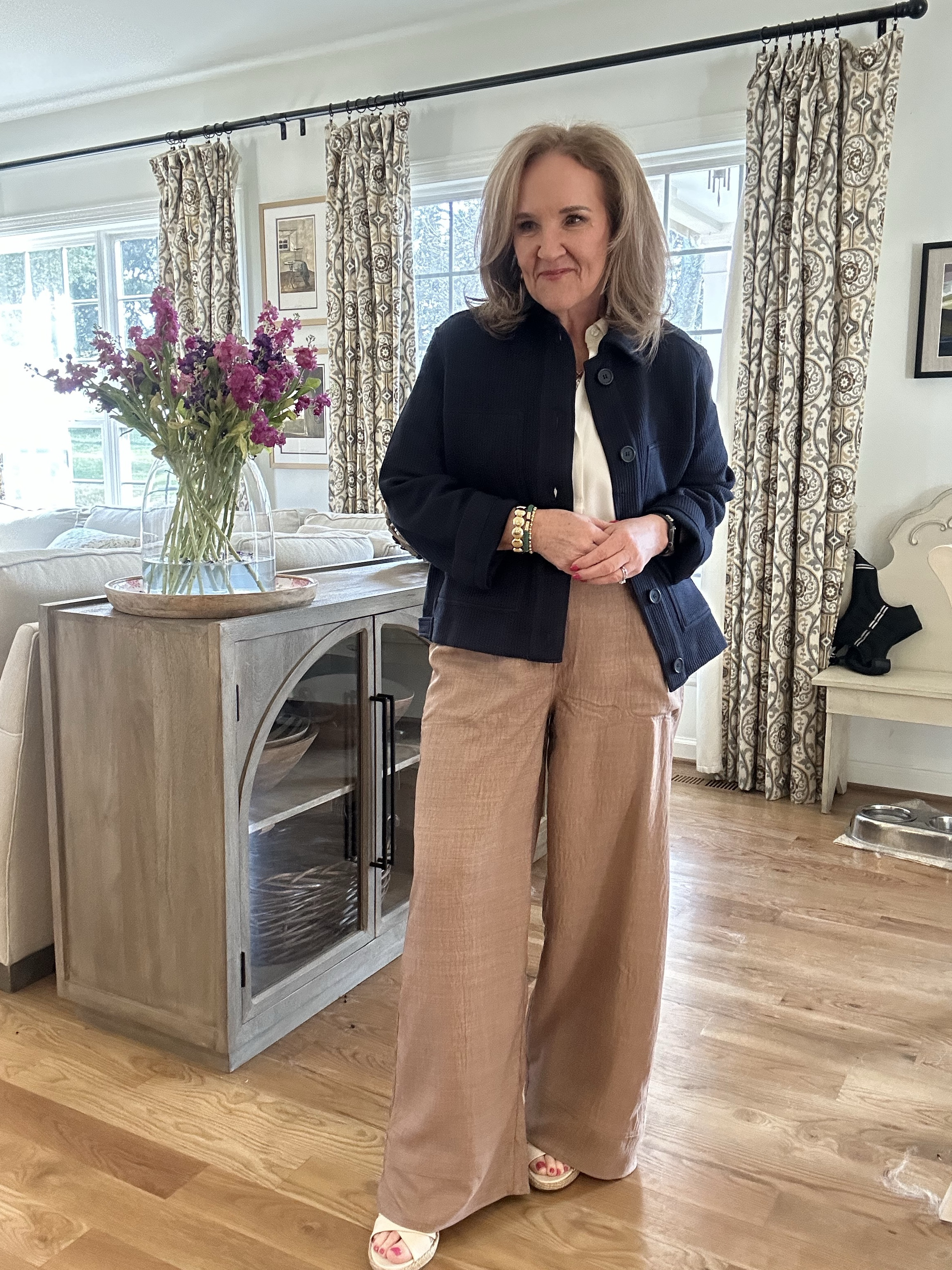 Nordstrom Rack finds! Wearing size medium in this favorite brand at the rack. Perfect for many occasions. 

Grab the white blouse for sure! The name brand shoes are such a steal. 


Spring jacket navy jacket white blouse tan blouse sandals
@NordstromRack, #NordstromRackPartner and #RackScore

#LTKFindsUnder50 #LTKWatchNow #LTKOver40