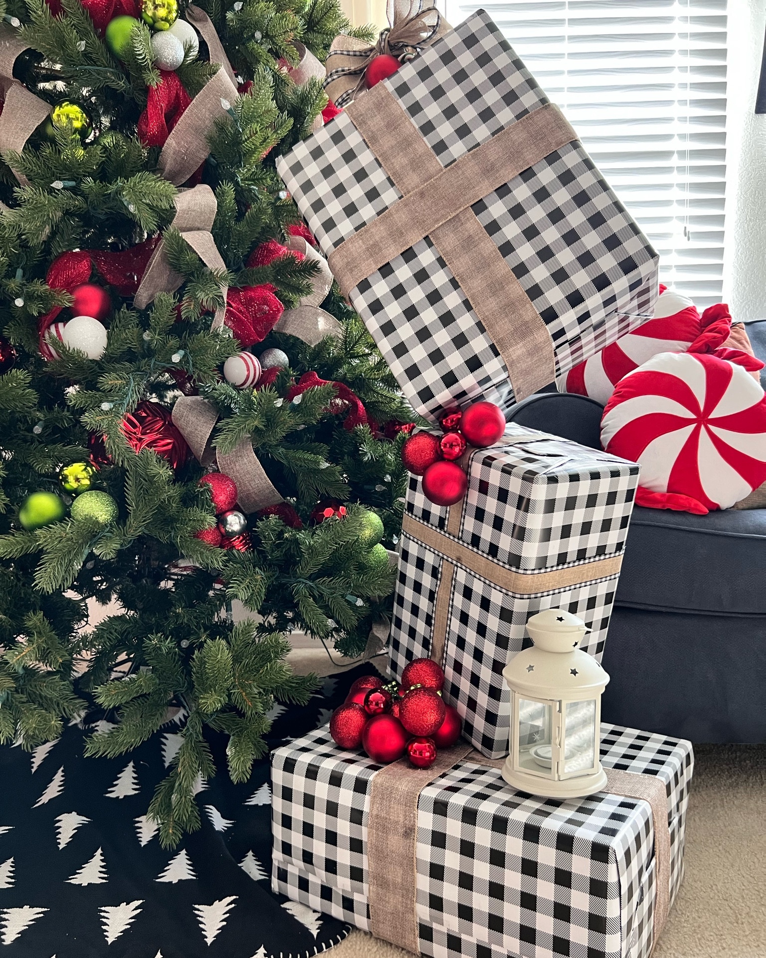 Budget friendly holiday tree decor for every style. #ditry #genuinelifestyling #BuildLifeStyleRelaunch 

#LTKFindsUnder100 #LTKSeasonal #LTKHoliday