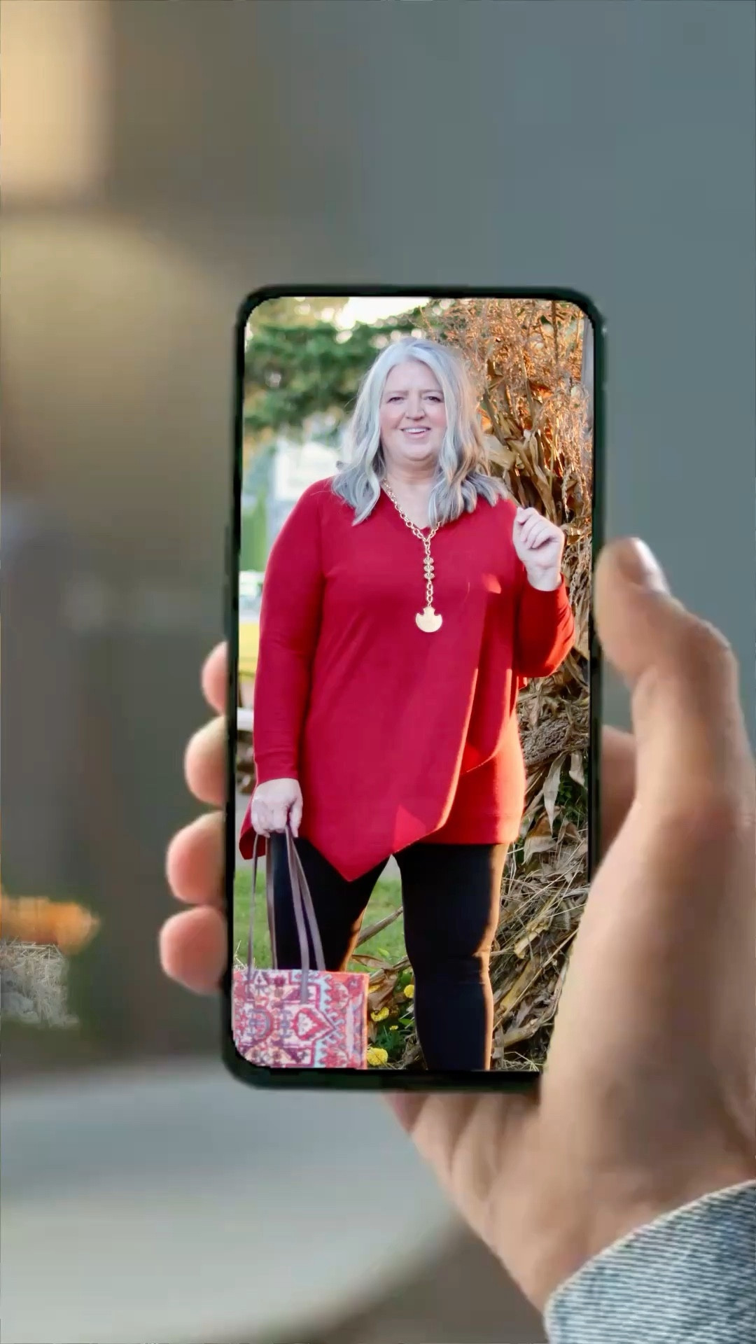 The Madeline tonic in red and the prettiest carpet bag is back after selling out last year. 
Leggings -1X || Tunic -1X || booties run exceptionally small. 

Measurements for size reference:
5’5” || Bust 44” || Waist 40” || Hip 52” 


#LTKOver40 #LTKPlusSize #LTKMidsize