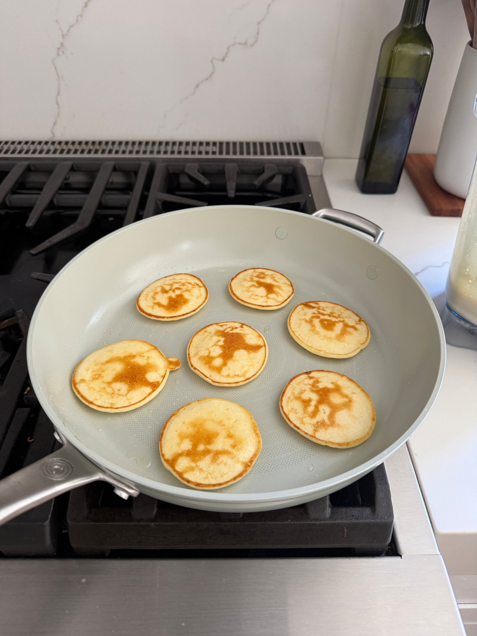 loving my new ceramic pan!! it’s my fave color too 😍 it comes with a glass lid too so you can see the inside while it cooks with the lid on! #circulon #kitchenfinds #cookingpan @circulon 

#LTKHome #LTKdayinmylife #LTKmomlife