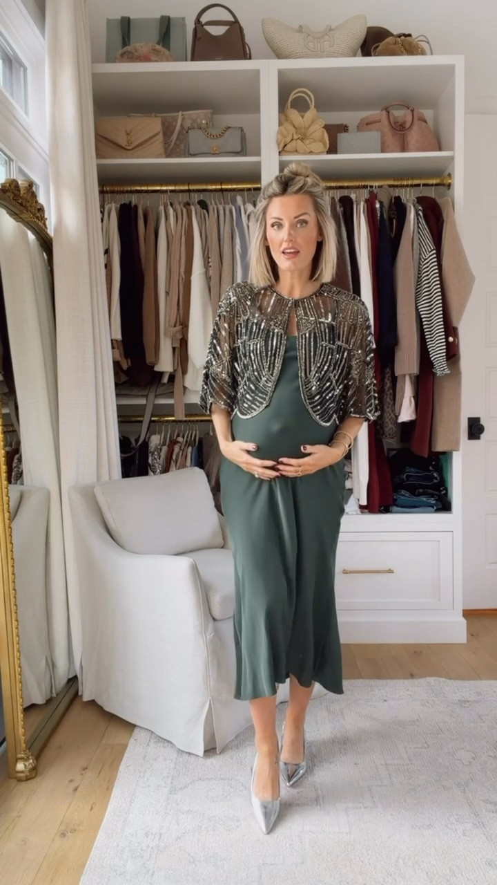 If you’re pregnant, this cape is like the perfect accessory to add during the holiday season, & it’s still something you can wear even after you’re pregnant anymore! I love the beaded details - it’s so pretty! 

Loverly Grey, Anthropologie, beaded cape, holiday looks, holiday party, maternity 

#LTKBump #LTKHoliday