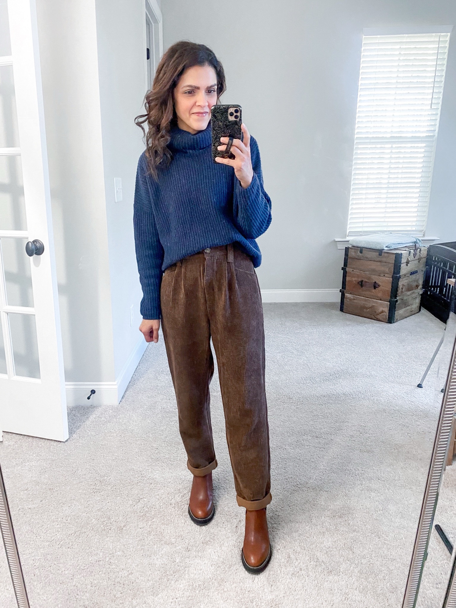 Winter outfit inspo

Turtleneck sweater
Corduroy pant
Lug boot 

#LTKStyleTip