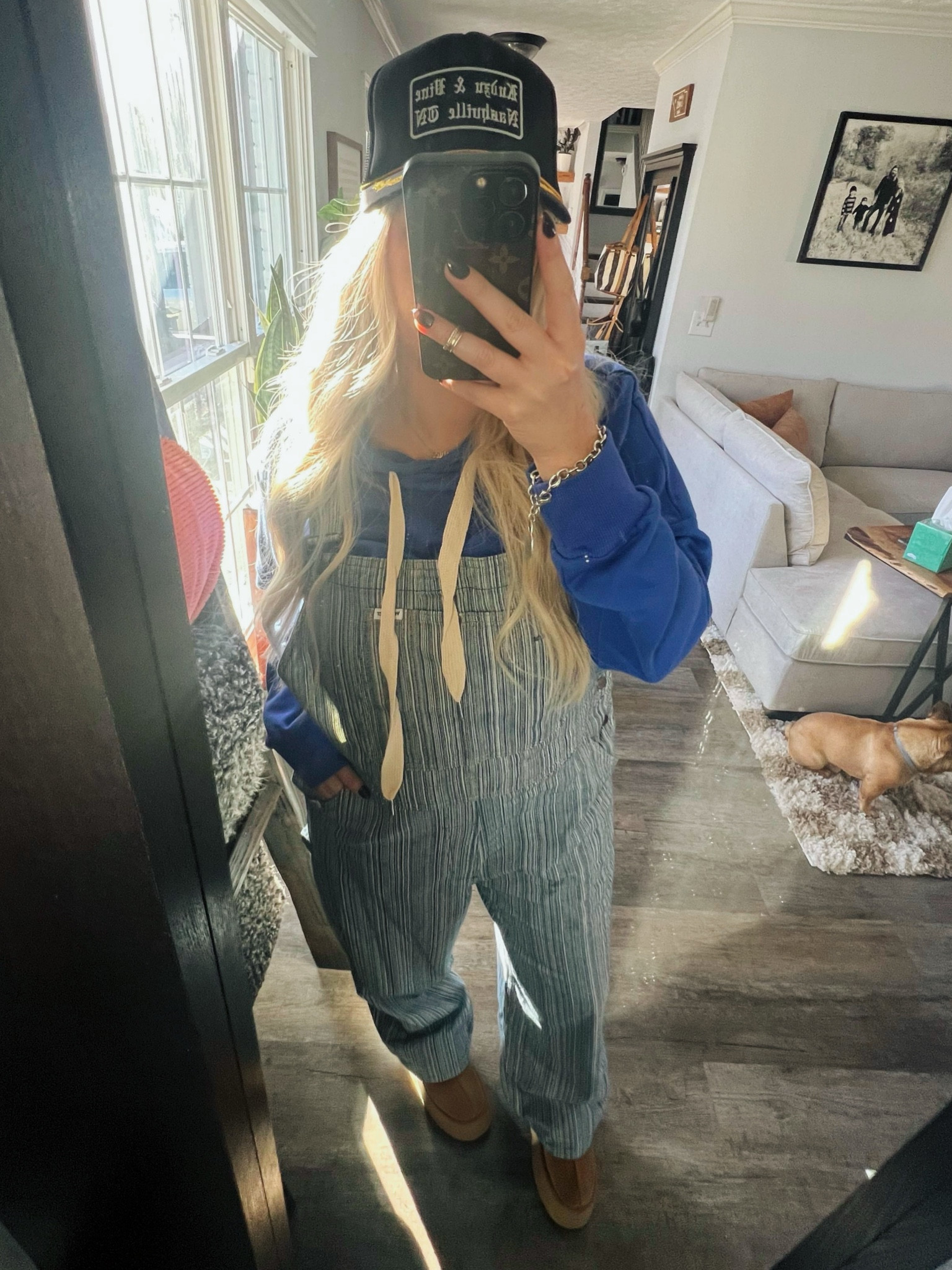 A pair of overalls hate to see me comin’ 💙
I in a size large in the hoodie and large in the overalls they run big tho I could have done a mediumm

#LTKStyleTip #LTKSeasonal #LTKMidsize