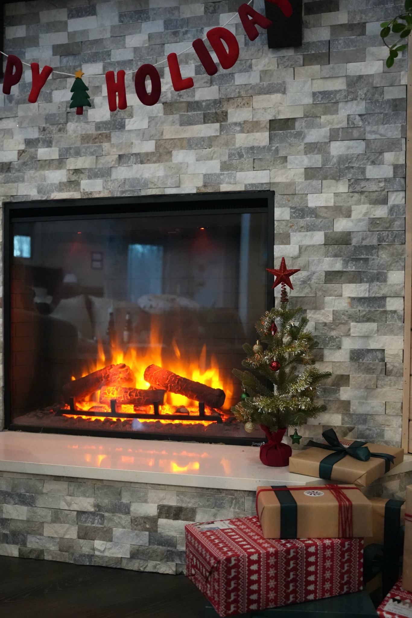 A little holiday cheer 🎄✨❤️

#LTKHome #LTKFamily #LTKHoliday