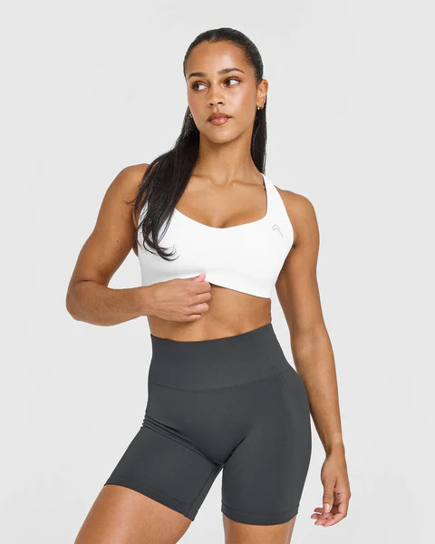 EasyLift™ Cross Back Sports Bra 
 White | Oner Active (UK / US)