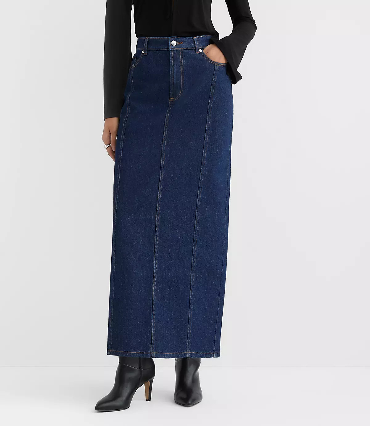 Rivete Seamed Denim Maxi Skirt in Nova Wash | LOFT