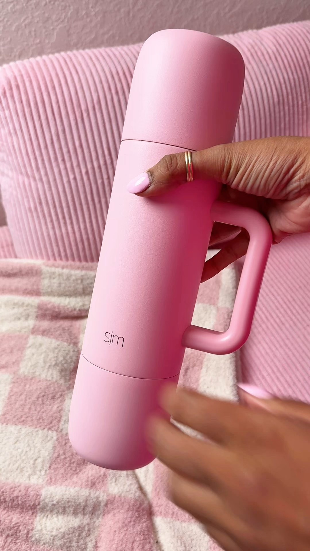 Not your basic thermos 😍 This Simple Modern beauty comes with TWO mugs so you can share coffee anywhere — road trips, park dates, or cozy mornings on the go. Keeps drinks hot or cold for hours, and it’s cute enough to match your vibe 💕

#LTKHome #LTKSeasonal #LTKTravel