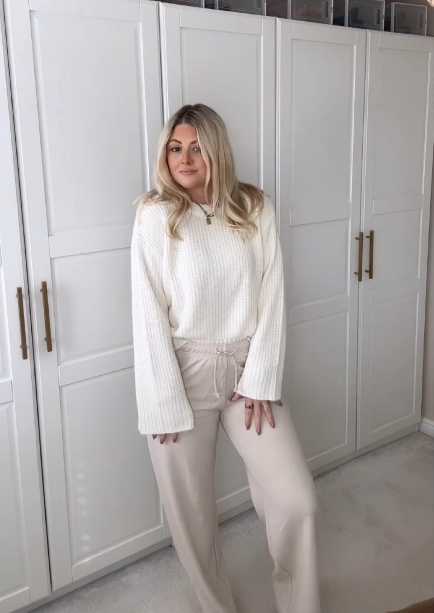 Neutral autumn outfit, autumn jumper, white jumper, white fluffy jumper, h&m haul

#LTKstyletip #LTKuk #LTKautumn