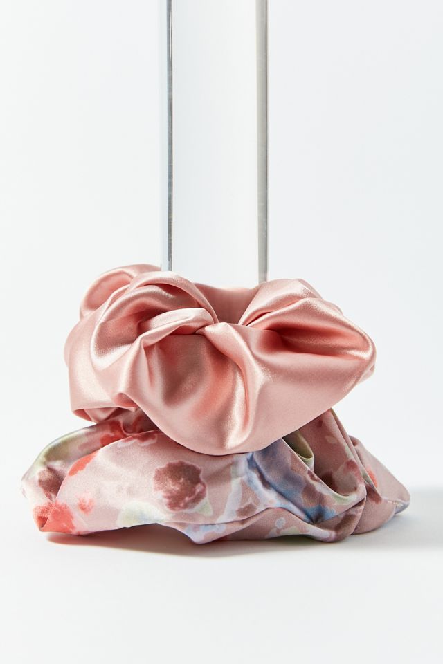 Chloe Satin Scrunchie Set | Urban Outfitters (US and RoW)