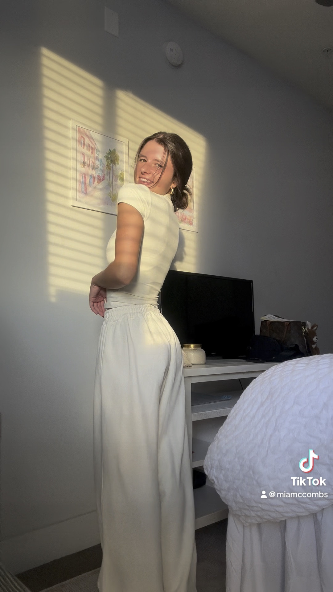 comfy cream set from prettylittlething!! 💛 will be wearing this all of the time now!! 

#LTKVideo #LTKU #LTKsalealert