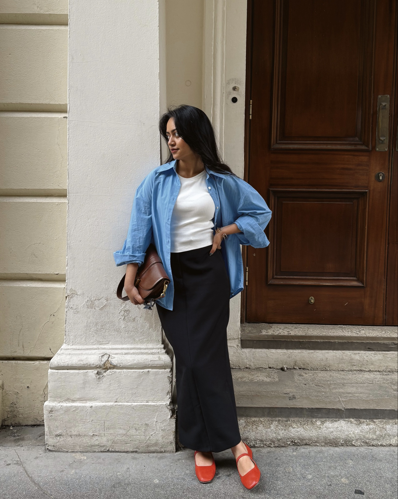 Summer outfit, blue shirt, maxi black skirtt