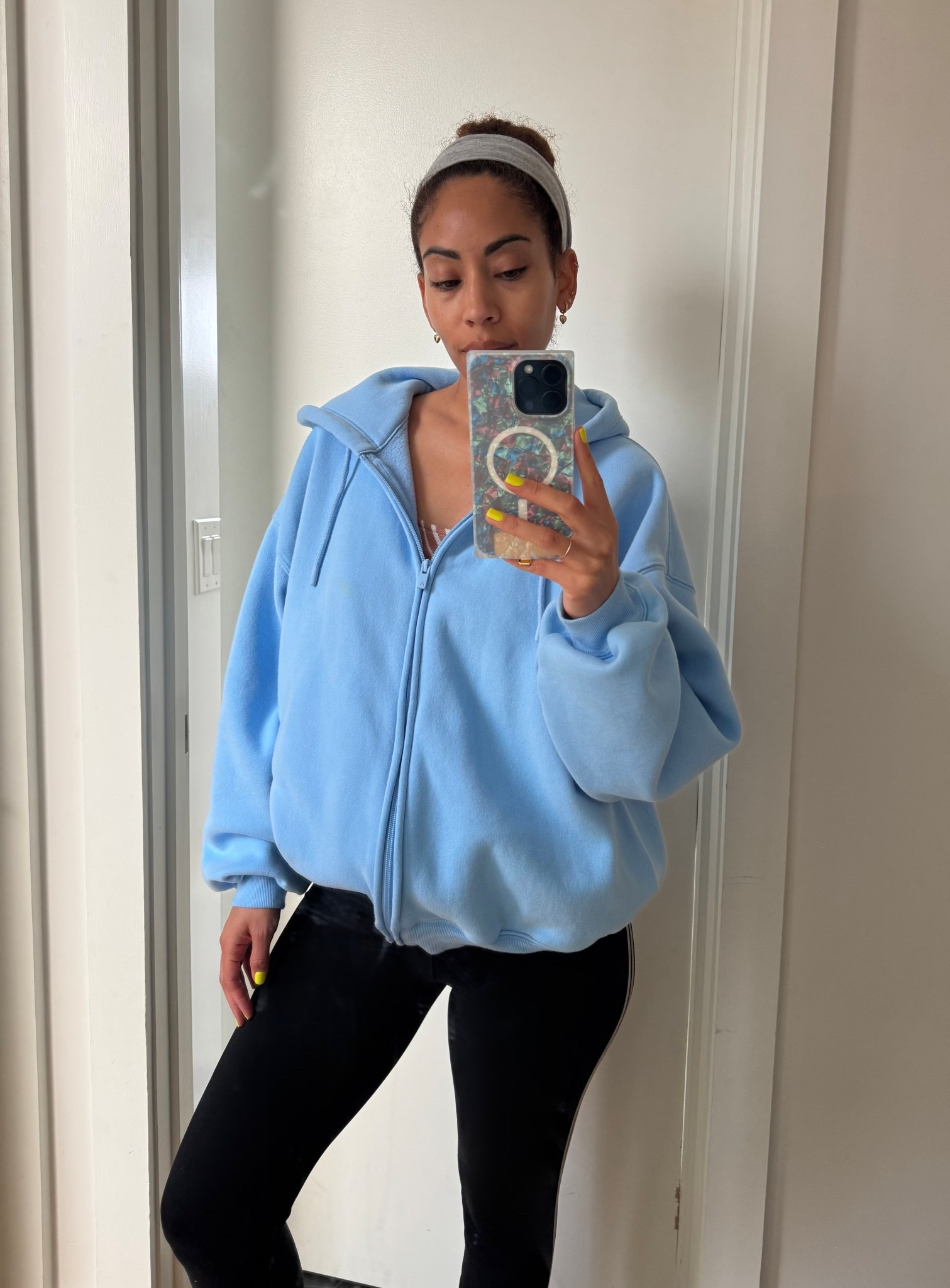 The ultimate cozy oversized hoodie look ✨ . #style 

#LTKootd #LTKmomlife #LTKgrwm