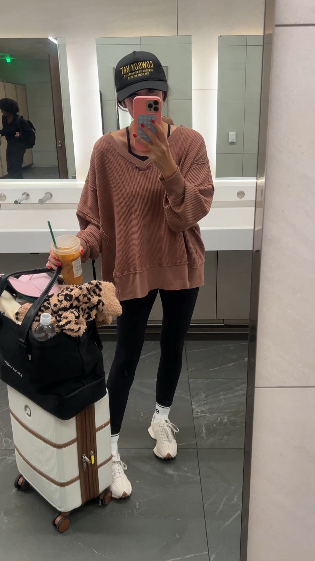 Travel day home outfit!
Kohls waffle knit-small, runs oversized
Amazon leggings-small—the best!


#LTKSaleAlert #LTKFindsUnder50 #LTKCon