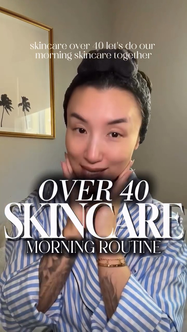 ✨ Skincare Over 40 ✨

Okay, maybe unpopular opinion… but I’m way more obsessed with my morning skin prep than my night routine 😂

Lately I’ve been chasing that true skin-like finish — and I think I finally cracked the code:
💧 Start with hydration — it makes everything else layer like a dream.
🌿 Add in some nourishment (bonus if it lifts + de-puffs).
🧴 Lock it in with moisturizer + vitamin C (non-greasy is key so makeup doesn’t streak).
☀️ Always SPF — lightweight, non-clogging, your skin will thank you.
🎨 And finally, a natural foundation or skin tint for that healthy glow.

It’s simple but makes all the difference 🙌

If you want the exact products I used, comment “Dewy Glow” and I’ll send them your way 💌

#SkincareOver40 #GlowingSkin #DewyMakeup #AgelessBeauty #SkinPrep

#LTKBeauty #LTKOver40 #LTKStyleTip