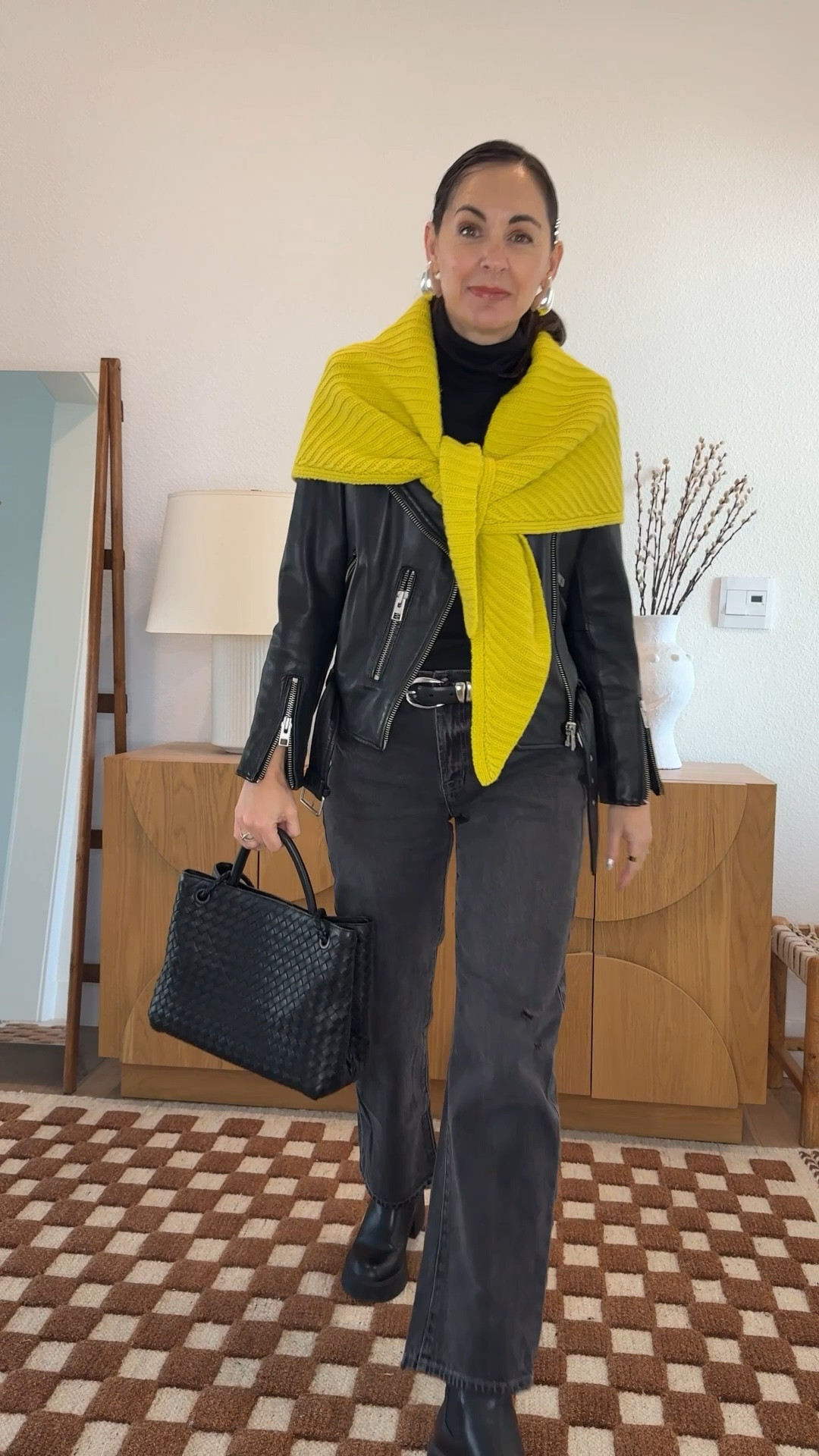 I’m 5’4” and wearing a size down on the regular length Pistola jeans in the mercury color. Use promo code 15Jen to save at Pistoladenim.com