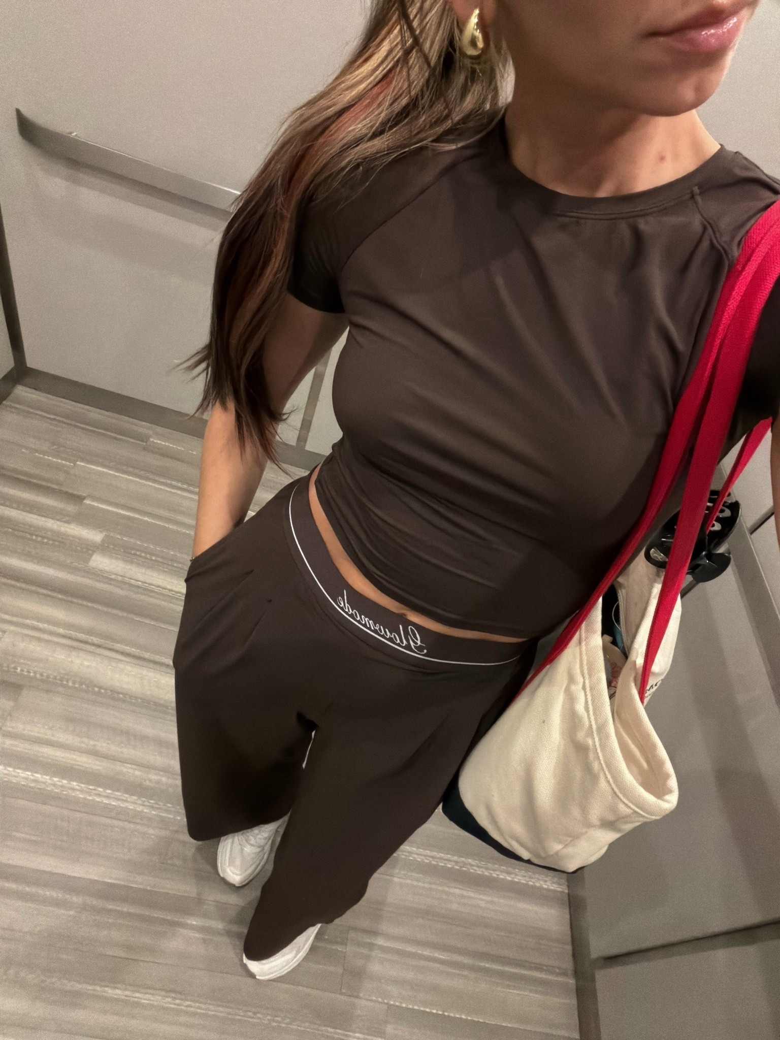 currently convinced matching sets solve at least half of my problems ☁️🤎
espresso activewear, white sneakers, and an oversized tote. the easiest outfit that still looks like you have your life together.


espresso activewear
brown matching set
activewear set
workout set
athleisure outfit
Pilates outfit
Pilates clothes
gym outfit
fitness fashion
monochrome outfit

#LTKdayinmylife #LTKgrwm #LTKootd