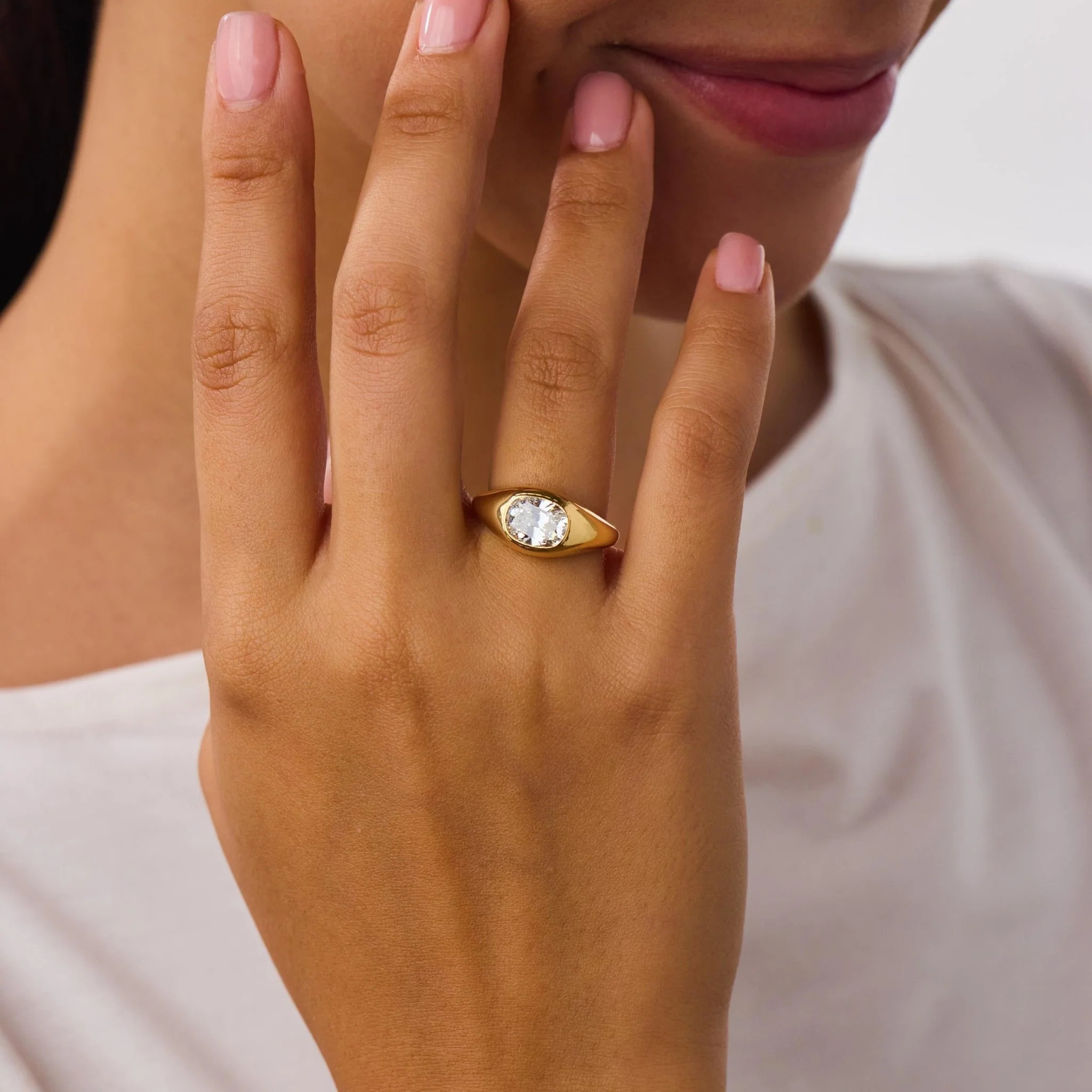 Vintage 1.76 carat cushion cut diamond 18k yellow gold engagement ring | Trumpet & Horn