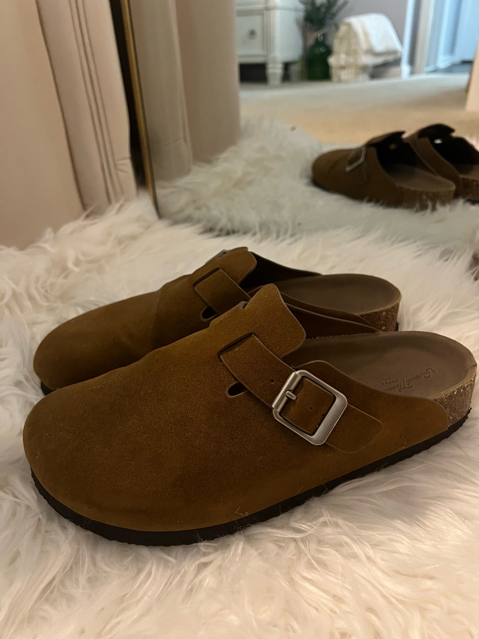 I got these birkenstock dupes from target and i love them, it’s the perfect fall shoe🤎🤎

#LTKSeasonal #LTKHolidaySale
