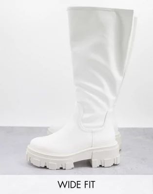 ASOS DESIGN Wide Fit Carla chunky flat boots in white | ASOS (Global)