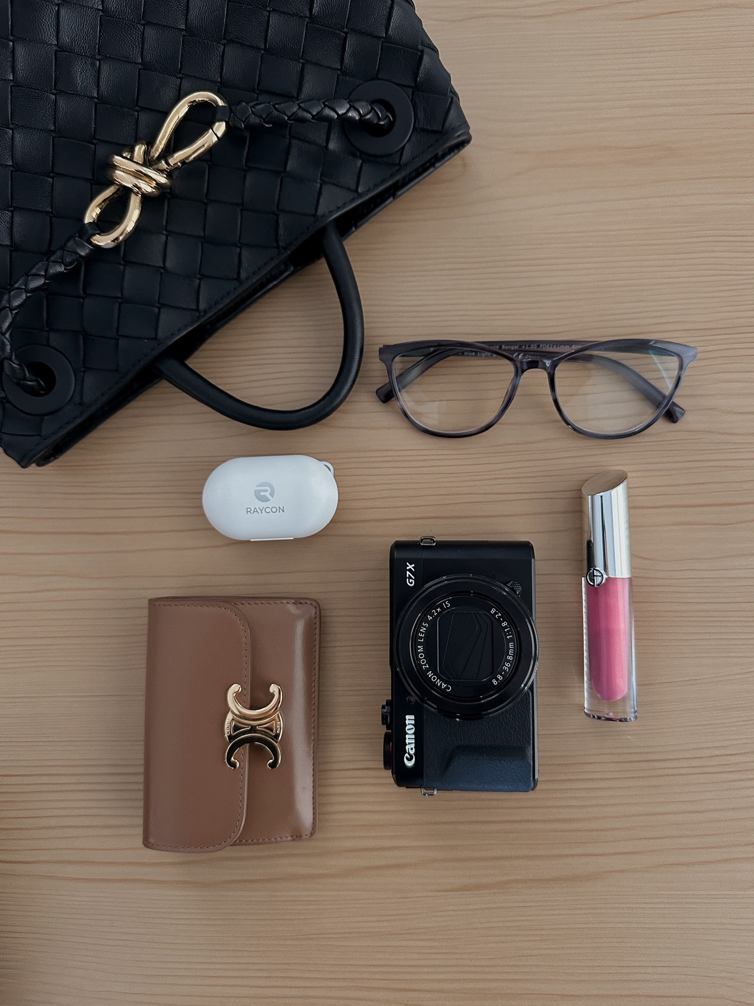What’s in my bag?!

AMANDA15 for 15% off your glasses with Peepers!!

#LTKItBag #LTKFindsUnder100 #LTKStyleTip