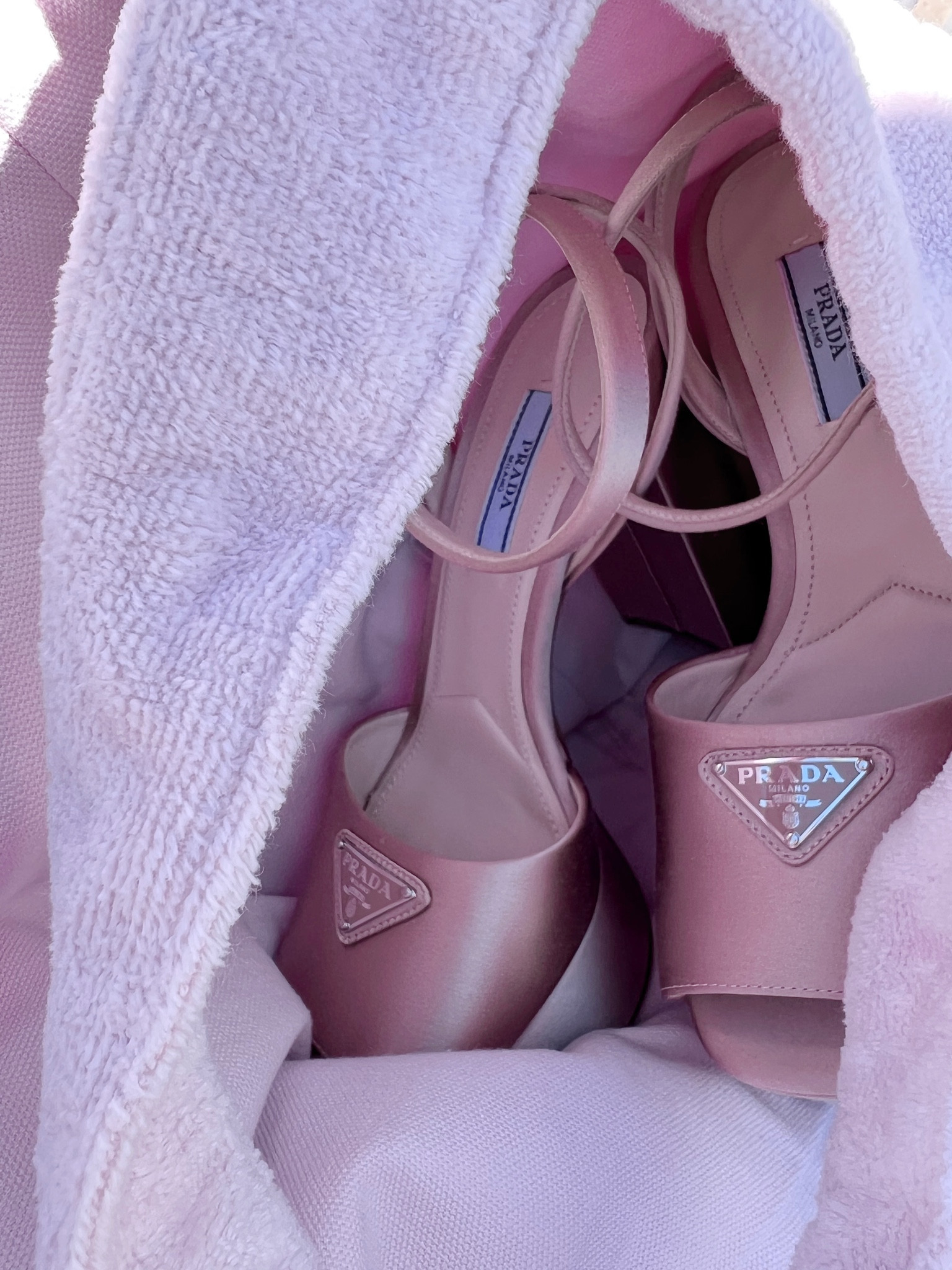 Headed somewhere sunny and warm? Rounded up my favorite resort pieces with @saks, including an easy to pack dress (I have it in two colors). Also got new shoes for this trip and they were both comfortable and highly complimented (the shade is superb). #saks #sakspartner 

#LTKshoecrush #LTKtravel #LTKstyletip