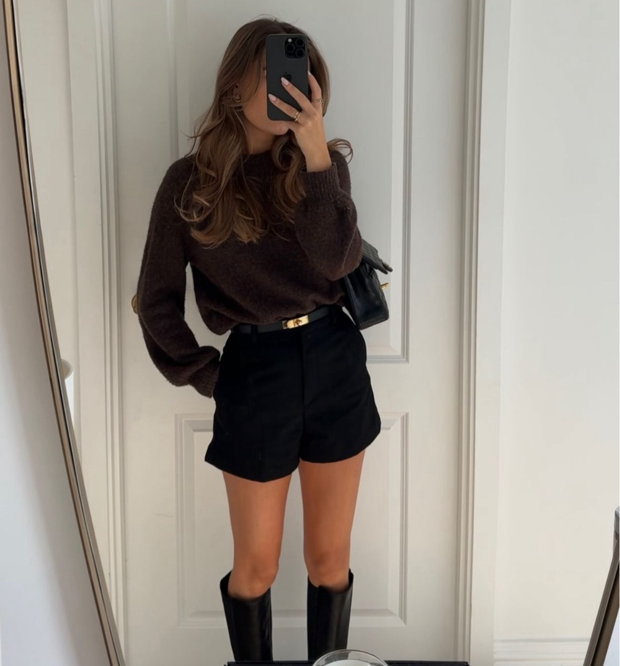 Perfect transitional outfit when you don’t know what to wear when the autumn weather’s unpredictable. Aritzia chocolate brown jumper, styled with tailored shorts and my Massimo Dutti riding boots - add a pair of tights and blazer to warm this look up!

#LTKstyletip #LTKautumn