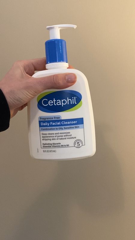 Cetaphil daily facial cleanser with glycerin, niacinamide, and panthenol. Great for combination skin. 

#LTKVideo #LTKFindsUnder50 #LTKBeauty