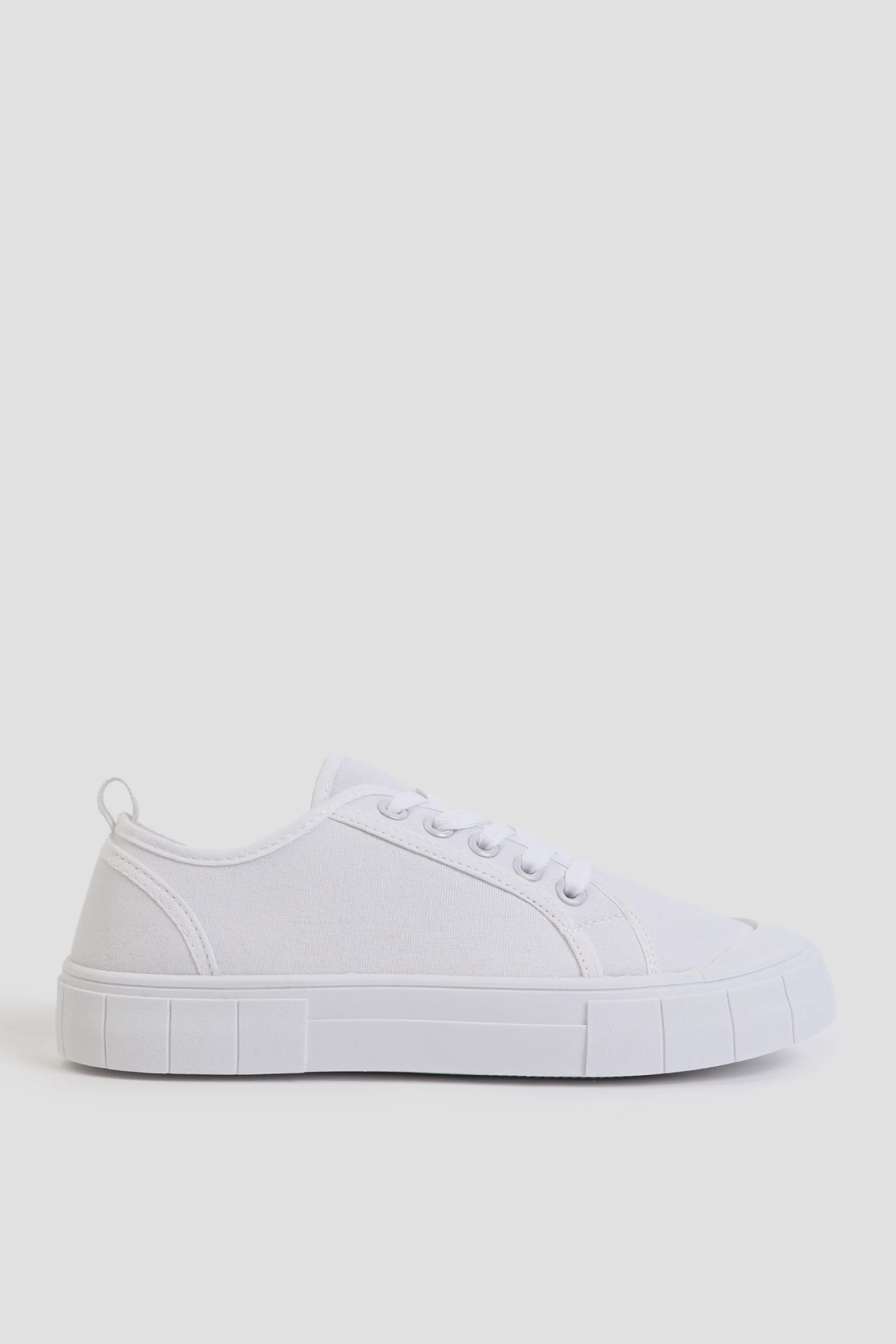 Low Top Sneakers with Toe Cap | Ardene