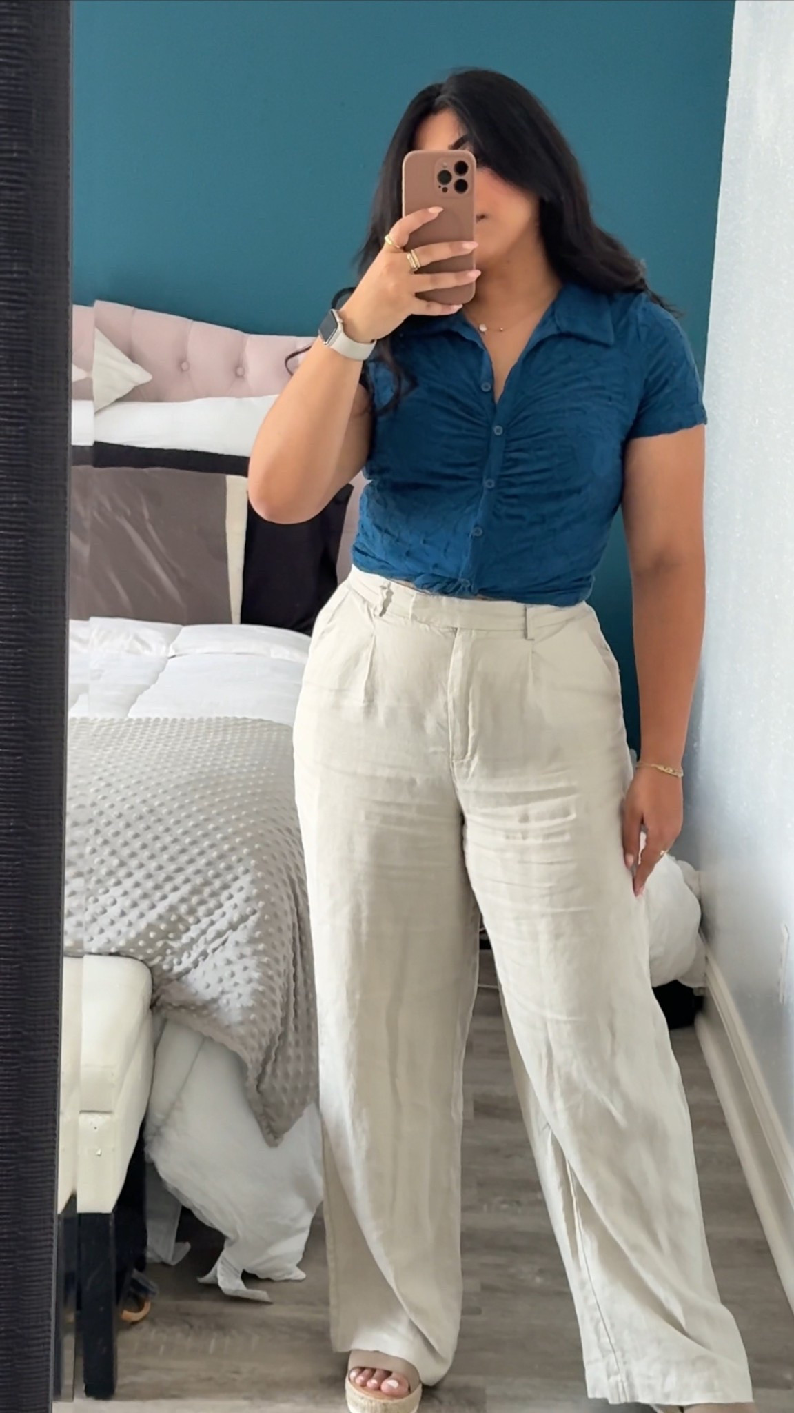 The most flattering silhouette for midsize girlies 

#LTKFindsUnder50 #LTKStyleTip #LTKMidsize