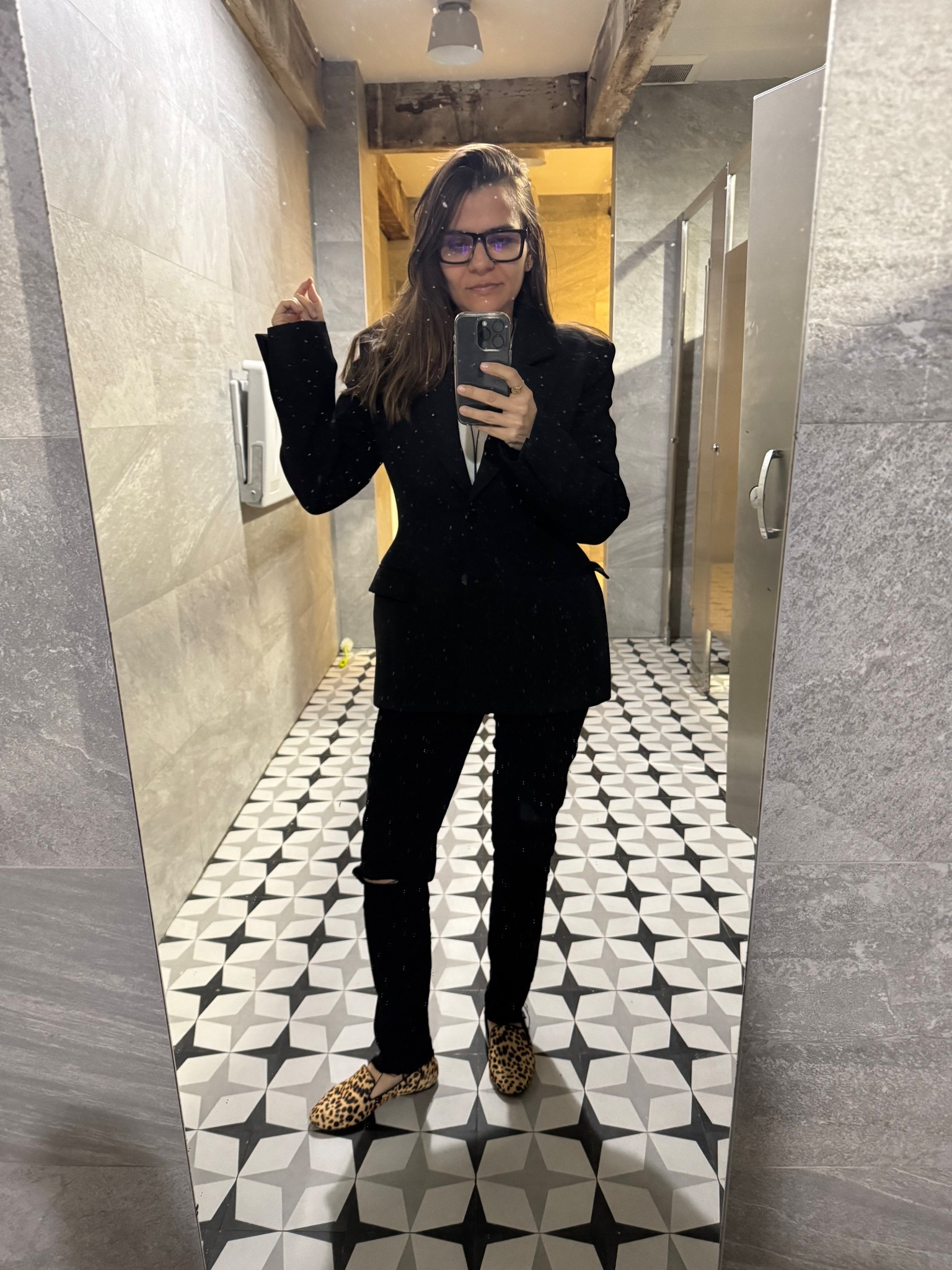 Zara Hourglass jacket with skinny ripped jeans from paige denim and leopard birdies with YSL bluelight glasses. I am ready for a long work day 🖤

#LTKWorkwear #LTKSeasonal #LTKPetite