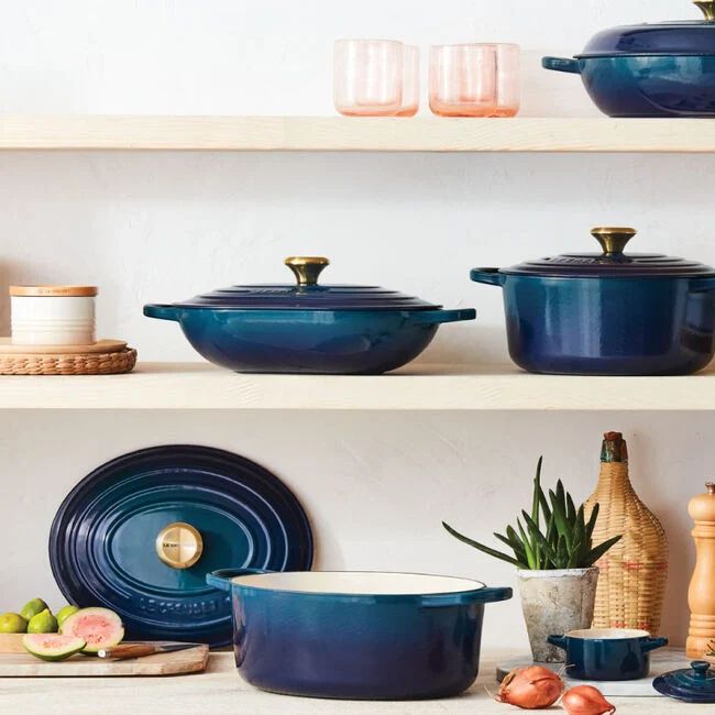 Signature Oval Dutch Oven | Le Creuset