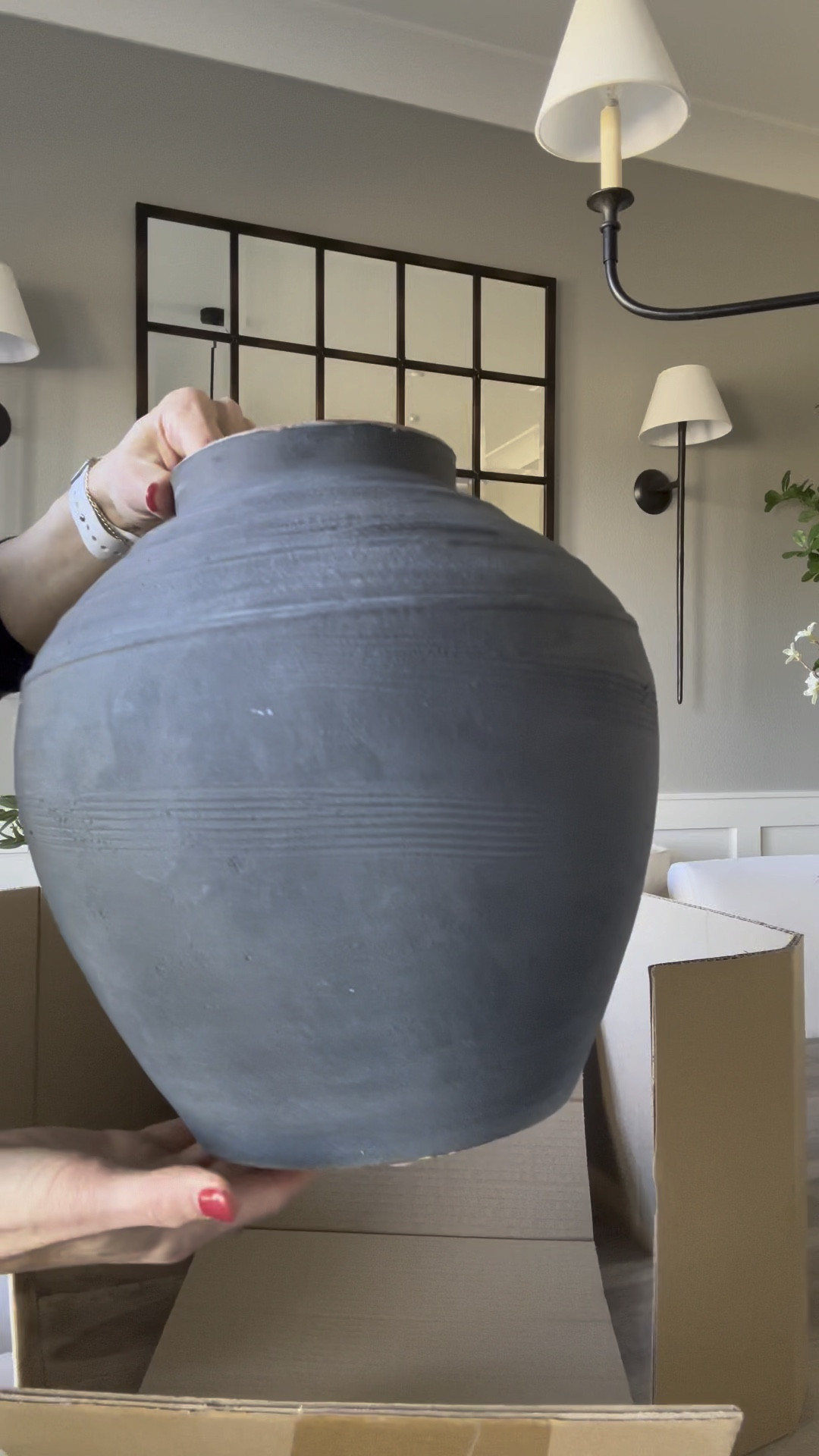 I love this classic blue vase!  I have in the small in medium.  It’s currently on sale😉

#LTKVideo #LTKHome #LTKSummerSales