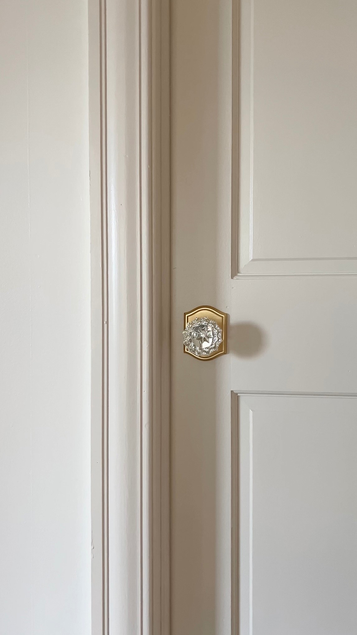 My Amazon crystal door knobs and matching hinges! I have satin brass  

#LTKStyleTip #LTKHome #LTKSaleAlert