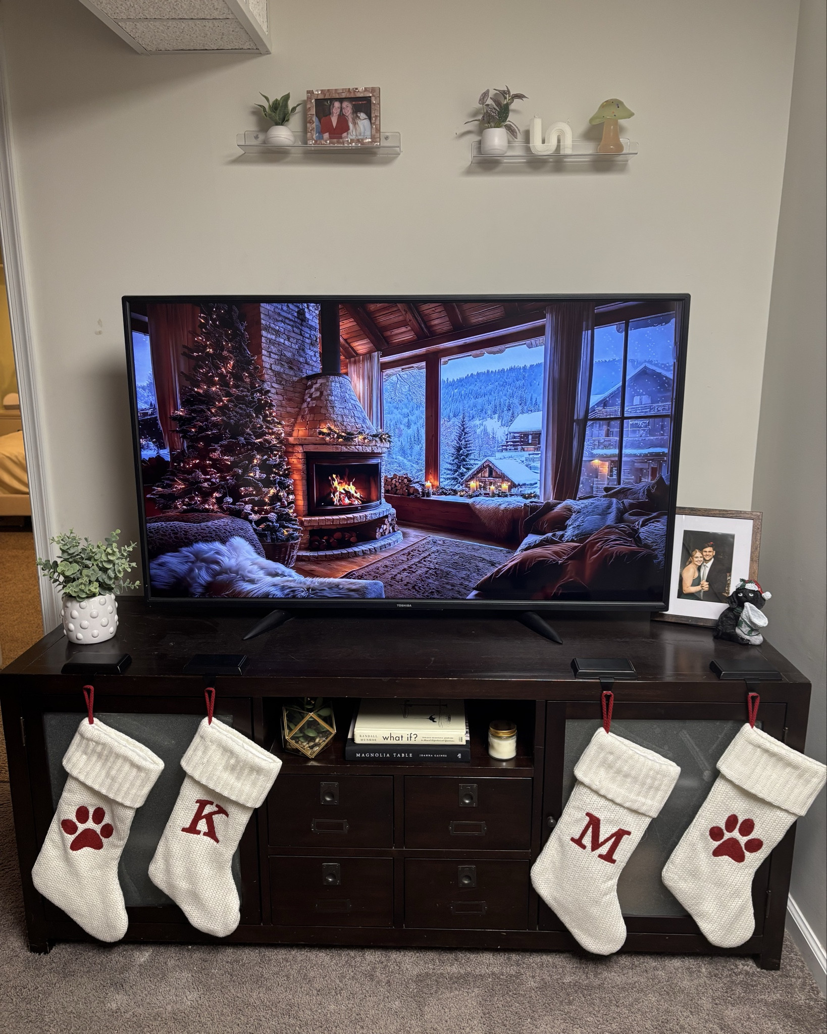 Some affordable  holiday home decor🎄❤️

#LTKHome #LTKSeasonal #LTKHoliday