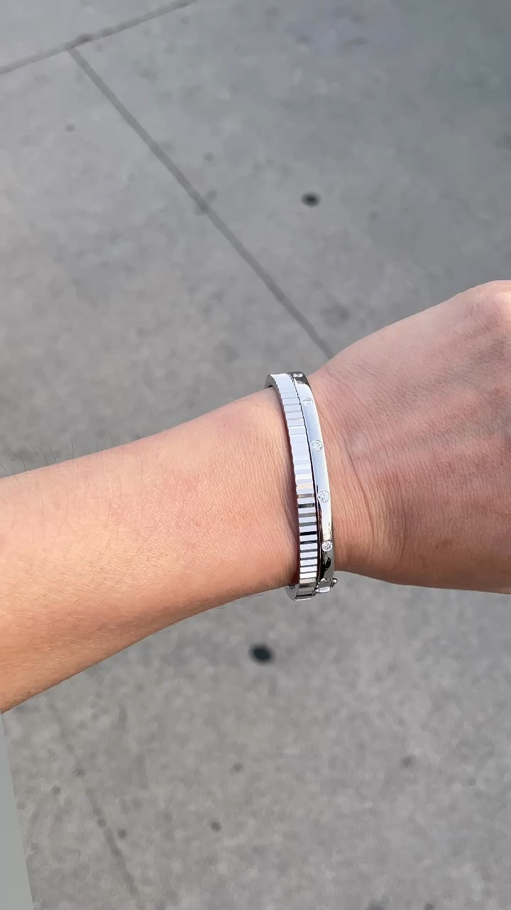 My bangles are 20% off, run! ✨ The sparkle and shine are giving. A beautiful investment piece you’ll own forever and can add on to your stack throughout the years. Comes in white, yellow and rose gold. The perfect gift for yourself or a loved one. 🎁

Bangles, bracelet, gold jewelry, sale, The Stylizt 



#LTKSaleAlert #LTKWedding #LTKStyleTip