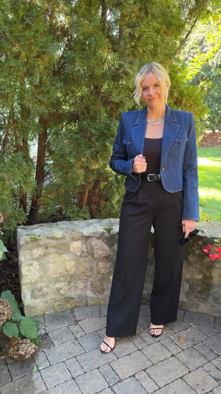 A chic look for late fall / early winter 💙🖤

#OOTD #StylingTips #PersonalStyling #effortlesstyle #WinterFashion #personalstylist #nashvillestylist #StyleOver40 #LTKVideo

#LTKWorkwear #LTKOver40 #LTKSeasonal