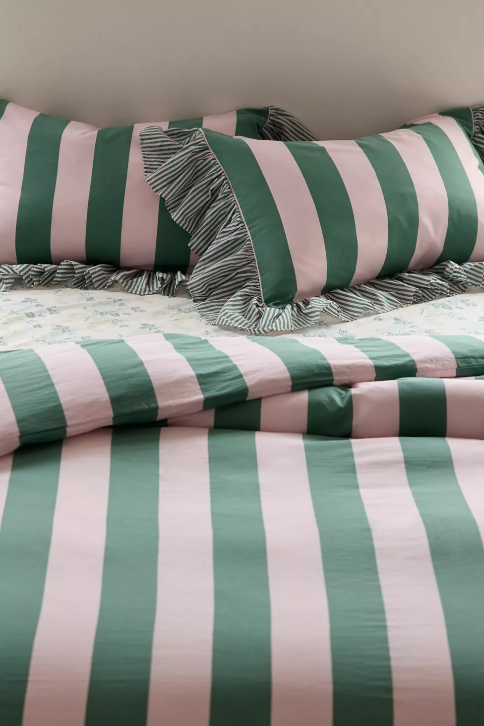 Striped Ruffle Duvet Cover Set | Urban Outfitters (US and RoW)