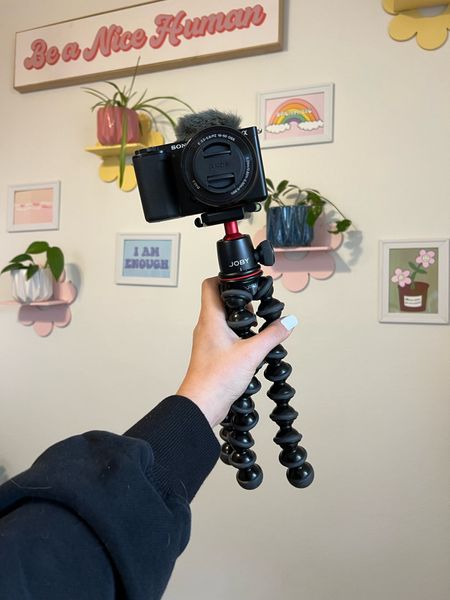 The perfect Camera for Vlogging📸❣️

#LTKVideo #LTKCyberWeek #LTKCyberSaleFR